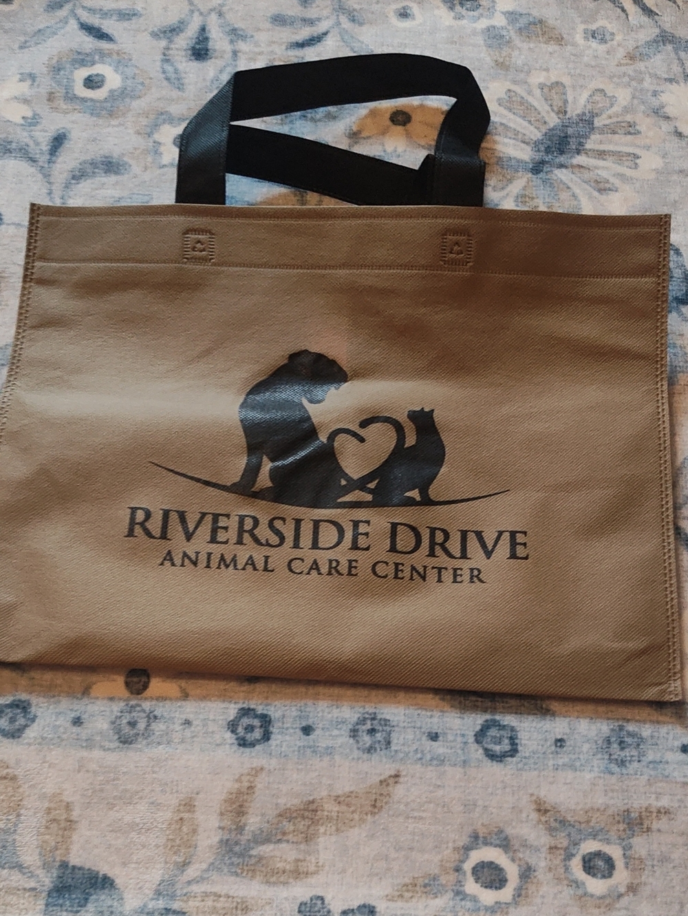 PETS TRAVEL TOTE, (NWOT)